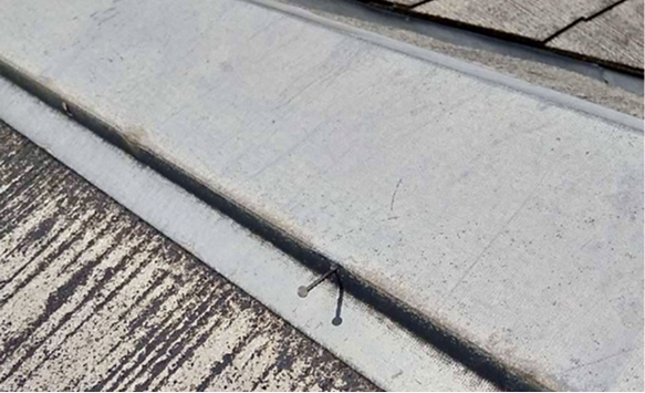 屋根板金の浮きや腐食