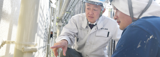 一級塗装技能士の施工の様子