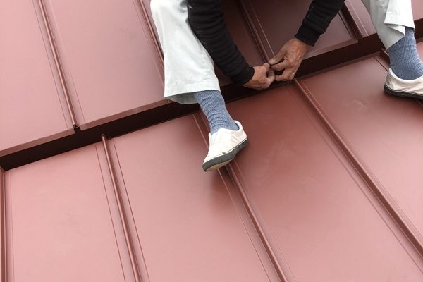 大阪府堺市　屋根工事　屋根カバー工法（重ね葺き工事）　ガルバリウム鋼板