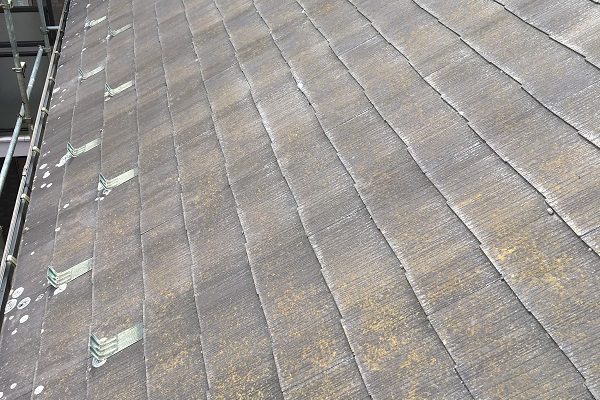 大阪府堺市　屋根塗装　下地処理　ひび割れ補修　縁切り　タスペーサー