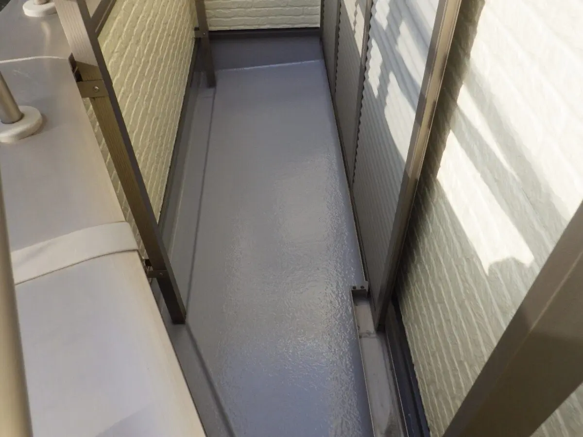 大阪府堺市西区 屋根 外壁塗装工事 ベランダfrp防水塗装 トップコート塗装 大阪府堺市の外壁塗装専門店 株式会社中山建装