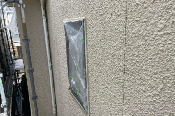 堺市北区　外壁塗装・屋根塗装　外壁中塗り・上塗り　H様邸