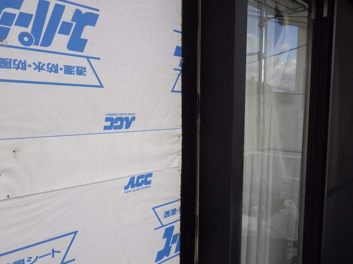 大阪府堺市　T様邸　開口部の防水テープ貼り　雨漏りの原因となりやすい窓