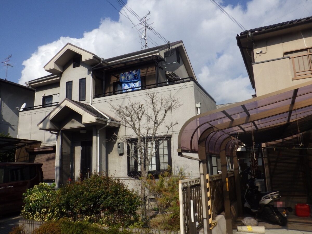屋根が古くなってきたので新しくしたい【大阪府河内長野市】屋根カバー工法、外壁塗装、ベランダ防水塗装