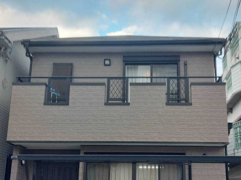 大阪府堺市　T様邸の屋根・外壁塗装・サイディング部分張り替え工事が完了しました！