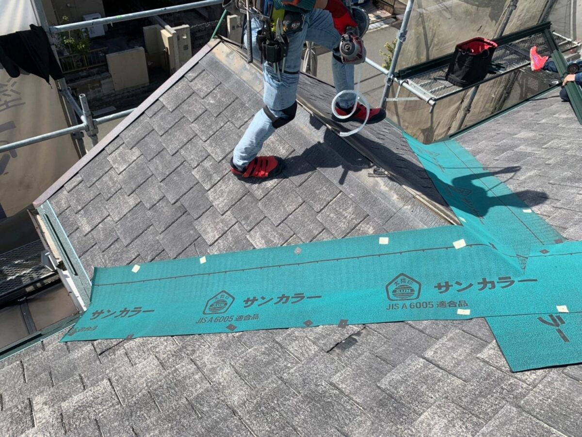 大阪府河内長野市　屋根カバー工事　屋根防水に重要なルーフィングを敷設しました！