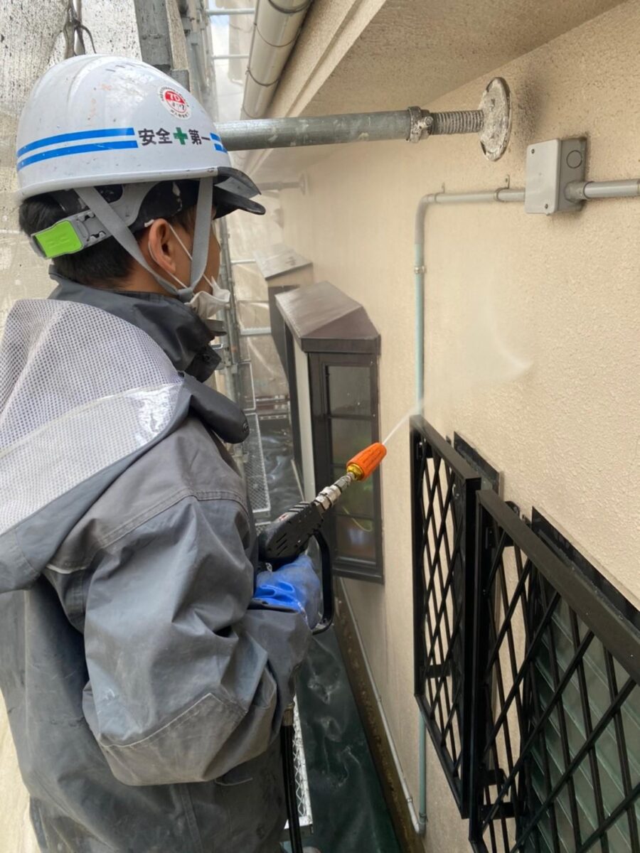 大阪府河内長野市　外壁塗装の下地処理　高圧洗浄を行いました