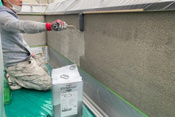 大阪府河内長野市　外壁塗装工事　外壁の下塗りアレスダイナミックシーラー塗布