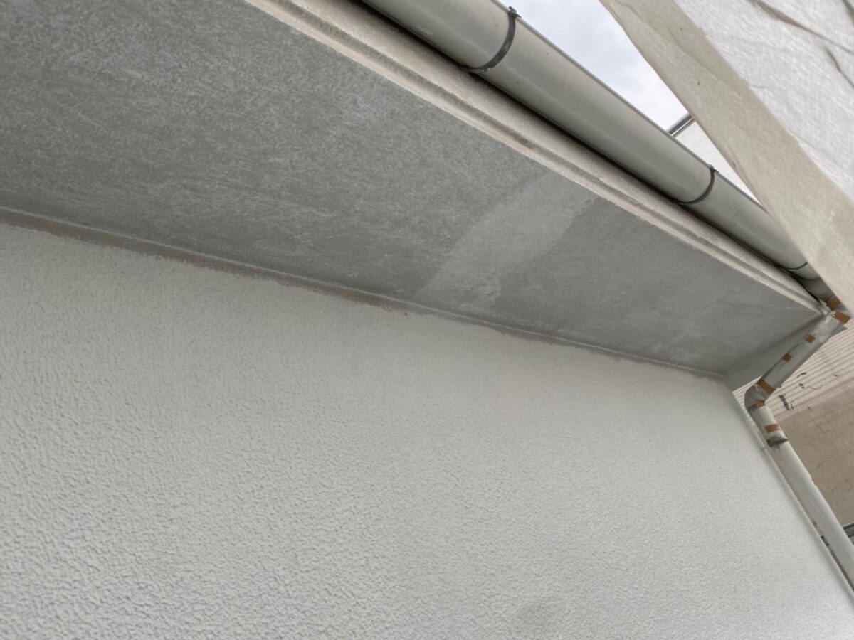 大阪府河内長野市　外壁塗装工事　外壁の下地調整剤塗布　アレスホルダーZ
