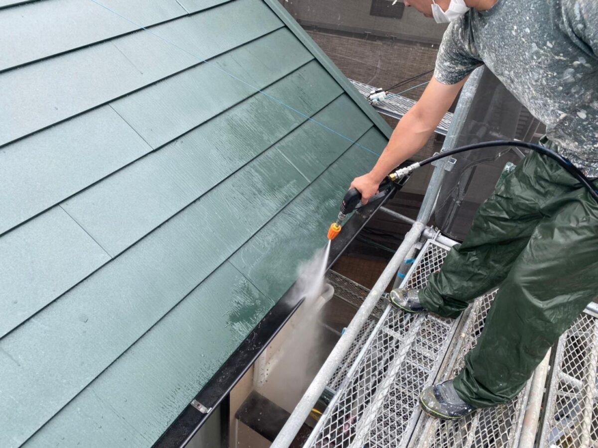 大阪府堺市　T様邸　外壁塗装工事　雨樋の高圧洗浄を行いました