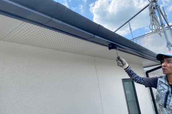 大阪府大阪狭山市　O様邸　屋根・外壁塗装工事　雨樋の塗装を行いました！