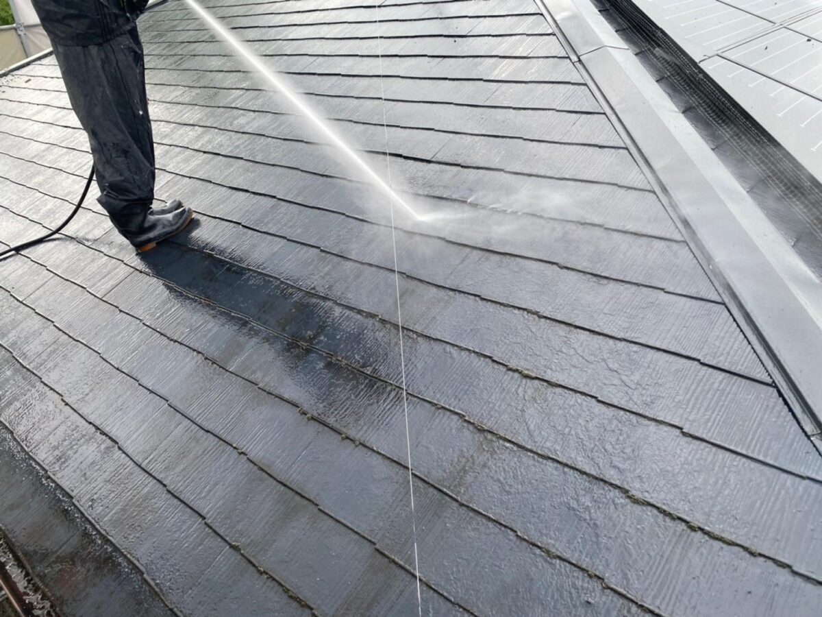 大阪府堺市　F様邸　外壁塗装工事　屋根の高圧洗浄