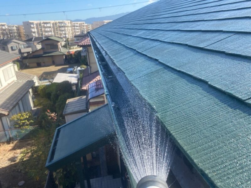 大阪府大阪狭山市　N様邸　屋根・外壁塗装工事　定期的に雨樋の洗浄を行いましょう！