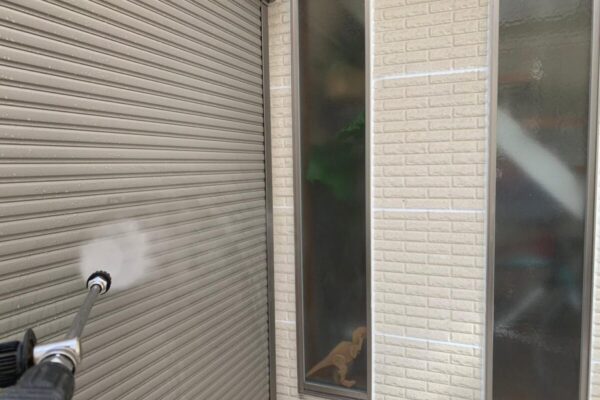 大阪府堺市　S様邸　外壁塗装工事　外壁と屋根の高圧洗浄を行いました！
