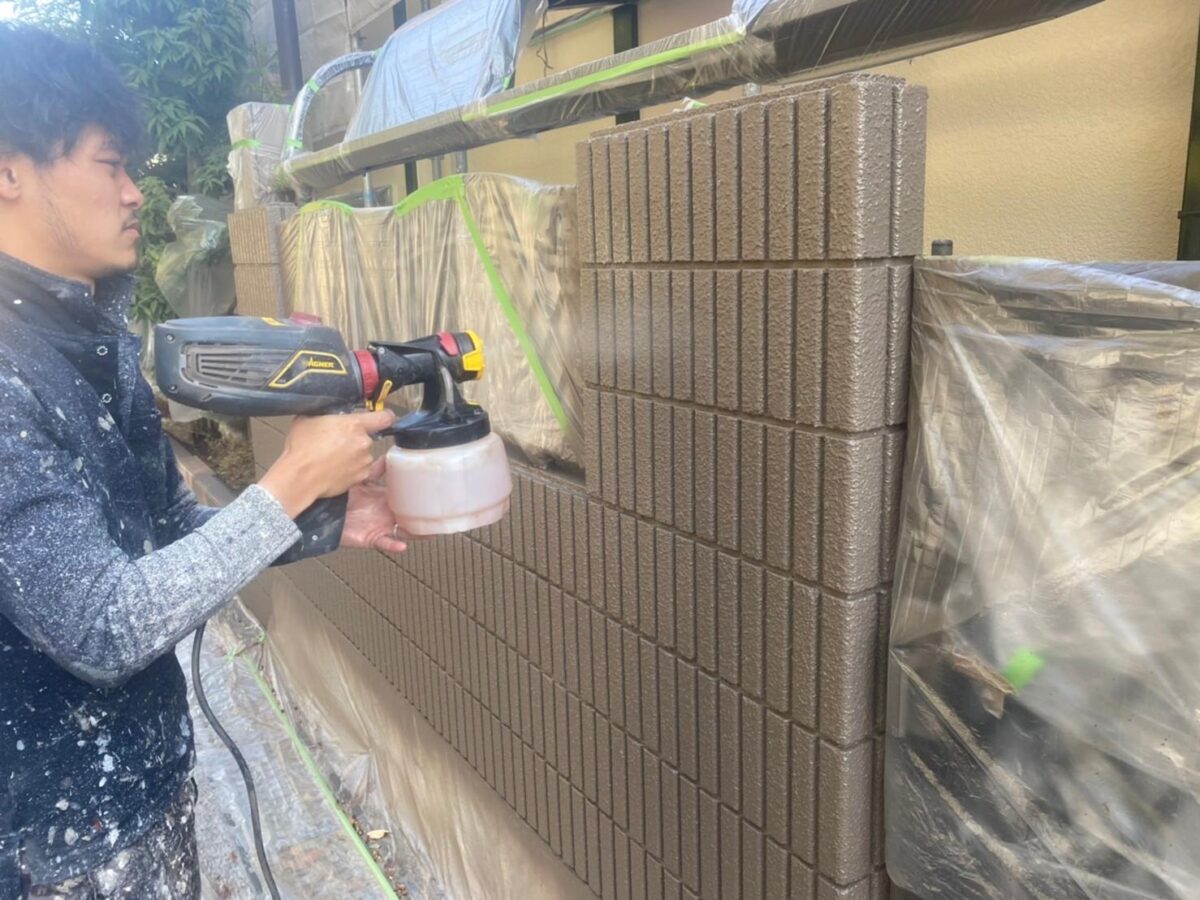 大阪府大阪狭山市　N様邸　屋根・外壁塗装工事　門塀の吹き付け仕上げ塗装