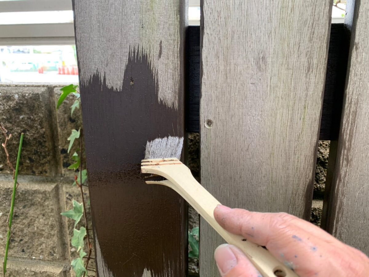 大阪府堺市　S様邸　外壁塗装工事　木製の造作門扉の塗装