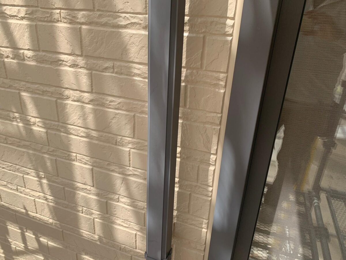 大阪府泉南郡熊取町　T様邸　屋根・外壁塗装工事　縦樋の塗装　雨樋のメンテナンスもしましょう！