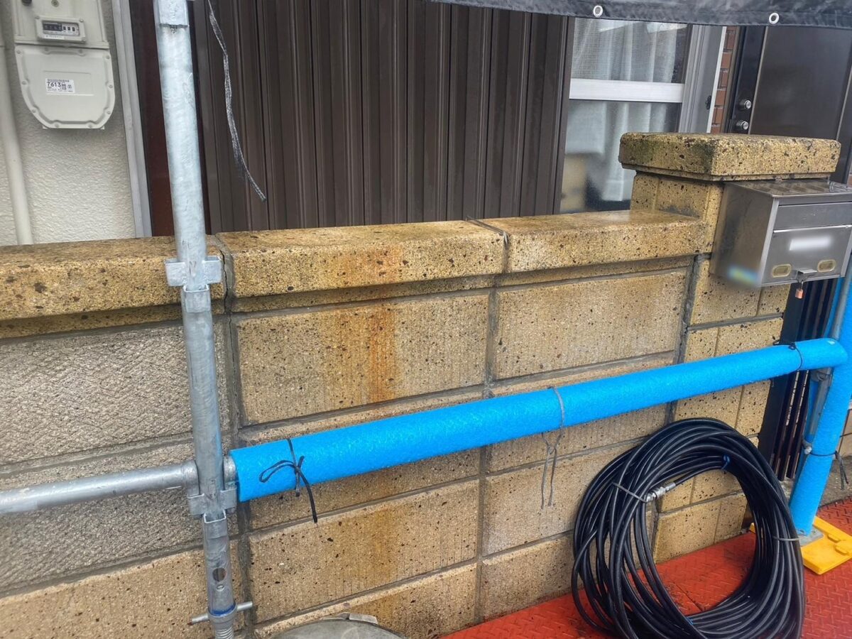 大阪府堺市 T様邸 外壁塗装・屋根修理工事　高圧洗浄作業