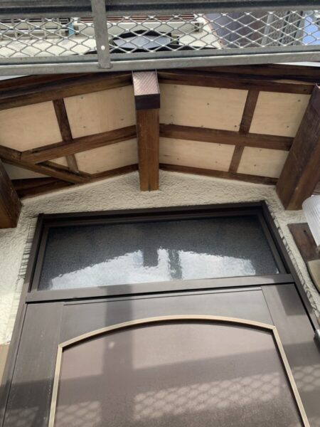 大阪府堺市　T様邸　外壁塗装・屋根修理工事　付帯部　軒天井の補修を行いました！