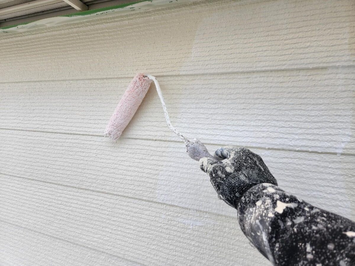 大阪府堺市　Y様邸　屋根・外壁塗装工事　外壁の下塗り　シーラー塗布