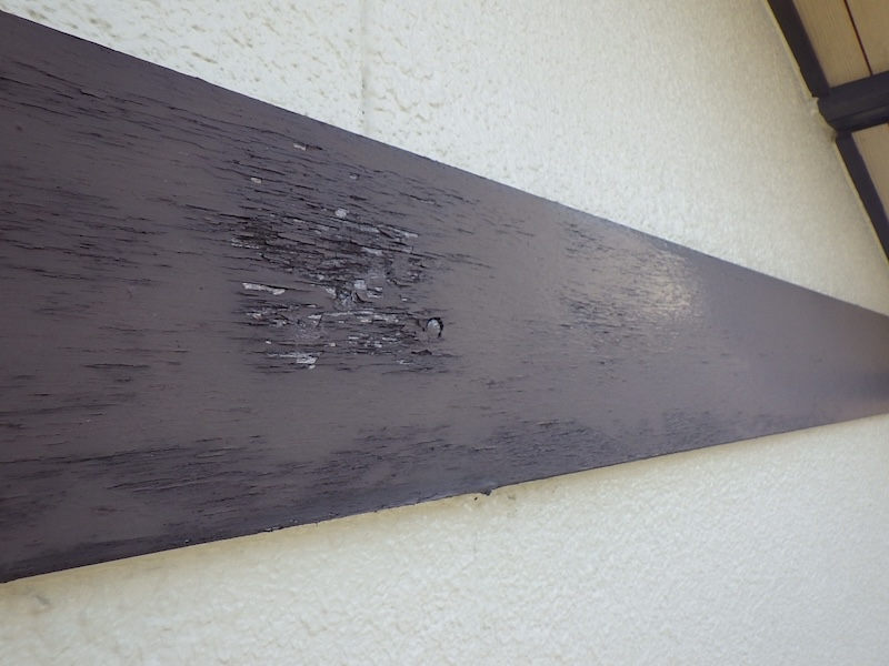 大阪府堺市　O様邸　外壁塗装工事　付帯部　雨樋と木部 幕板の塗装