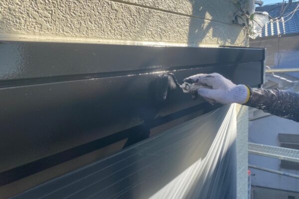 大阪府堺市　N様邸　屋根塗装・外壁塗装工事　付帯部　シャッターボックスの塗装