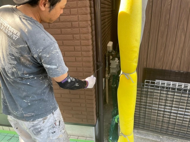 大阪府堺市　T様邸　屋根塗装・外壁塗装工事　付帯部｜縦樋の塗装