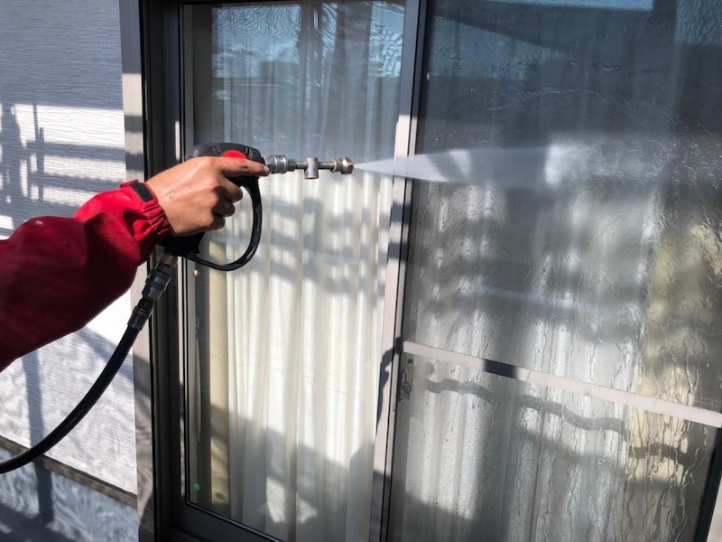 大阪府堺市　F様邸　屋根塗装・外壁塗装工事　高圧洗浄作業