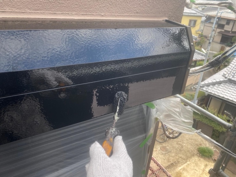 大阪府堺市　M様邸　屋根・外壁塗装工事　シャッターボックスと照明の塗装