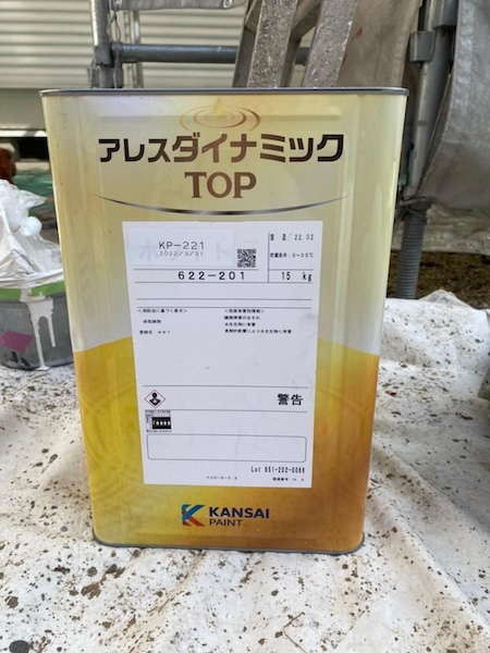 大阪府堺市南区｜外壁塗装の中塗りと上塗り工程。塗料はアレスダイナミックTOPを使いました！