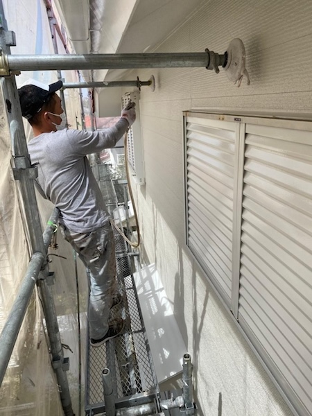 外壁は仕上げにコーティング剤を吹き付けました！｜大阪府堺市南区