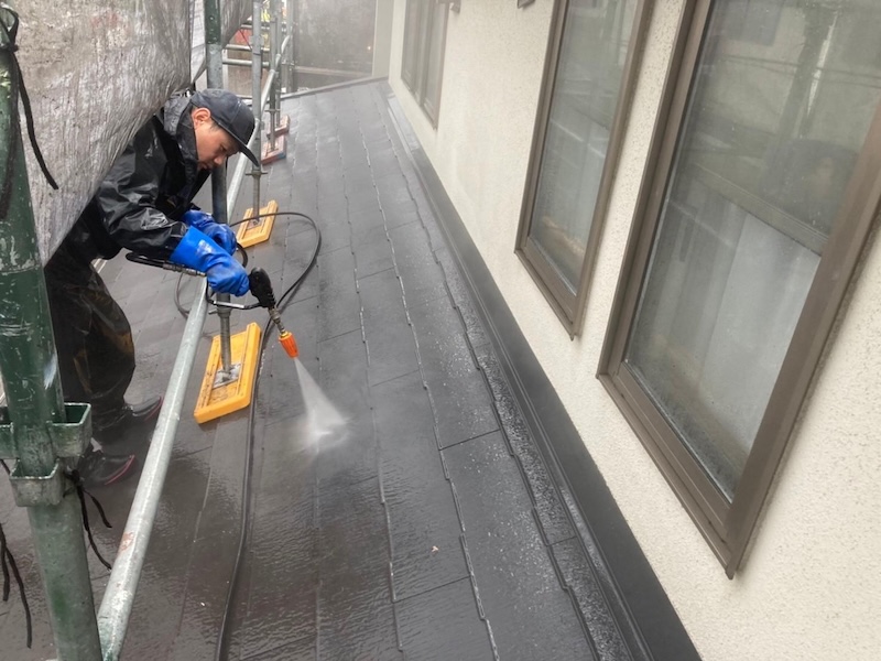 大阪府堺市｜屋根と外壁、土間コンクリートの洗浄作業