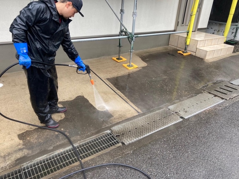 大阪府堺市｜屋根と外壁、土間コンクリートの洗浄作業