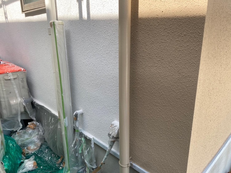 大阪府堺市｜縦樋を塗装 下地処理 ケレン〜上塗りまでをレポートします！