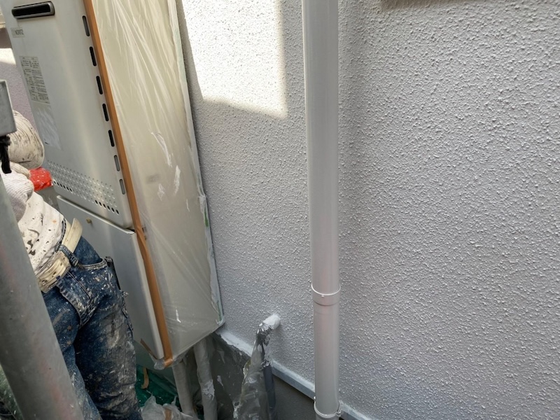 大阪府堺市｜縦樋を塗装 下地処理 ケレン〜上塗りまでをレポートします！