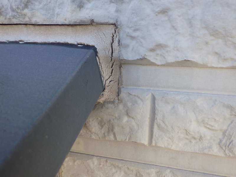 塗装と一緒にコーキングもメンテナンスします!コーキングの劣化症状|大阪府堺市北区