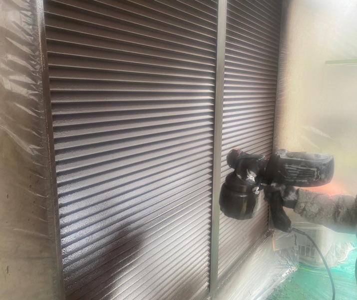 吹き付け塗装とは?メリット・デメリットや吹き付けを行う箇所について解説!