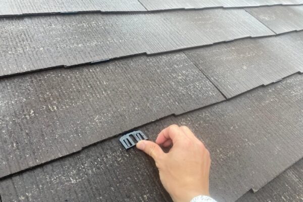 スレート屋根の塗装で大事な縁切りを行いました！｜大阪府堺市北区