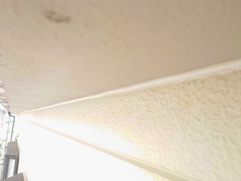 大阪府堺市北区｜玄関まわりと軒天井取り合い部のコーキング工事をレポート！