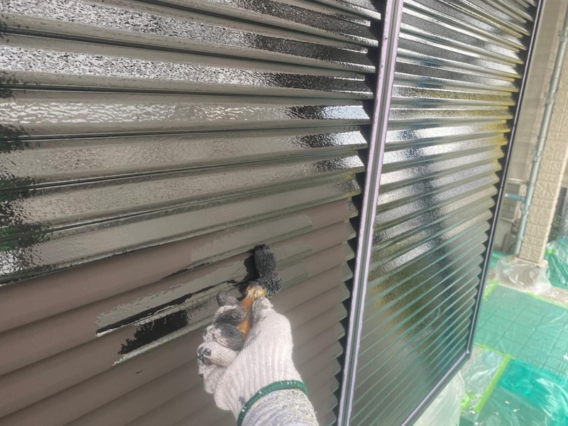 大阪府堺市北区｜白く褪せてしまっていた雨戸を塗装しました！