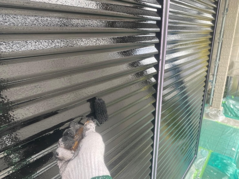 大阪府堺市北区｜白く褪せてしまっていた雨戸を塗装しました！