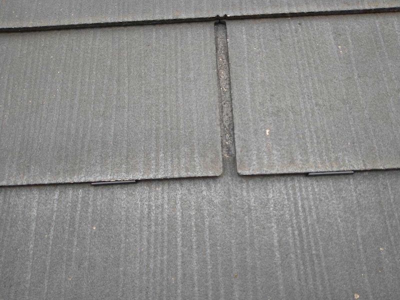 スレート塗装で大事な縁切り。タスペーサーを設置|大阪府和泉市緑ヶ丘