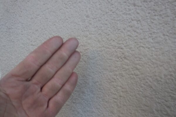 外壁にチョーキングが発生していました｜大阪府堺市南区