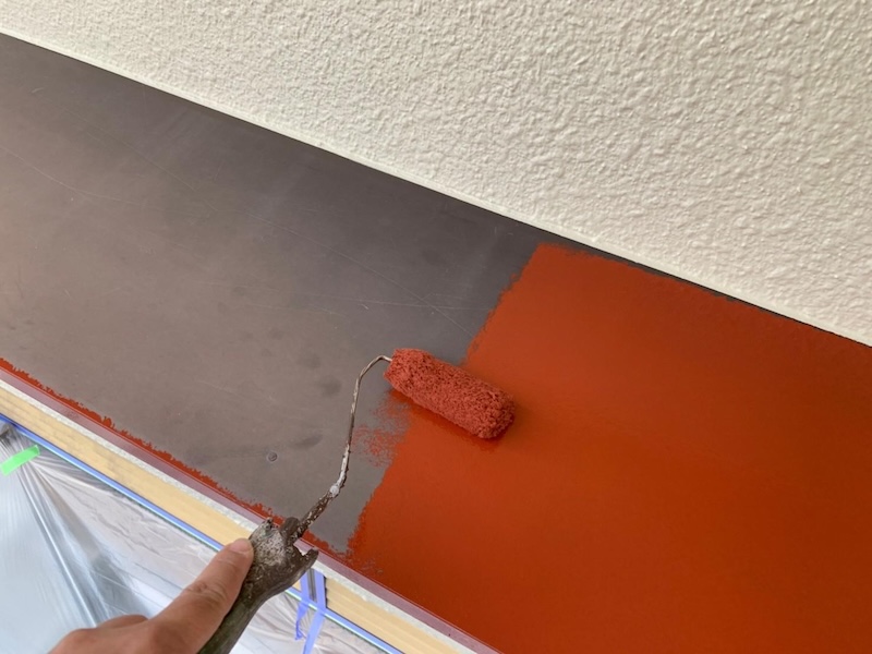 大阪府堺市南区|雨の侵入を防ぐ霧よけを塗装しました!