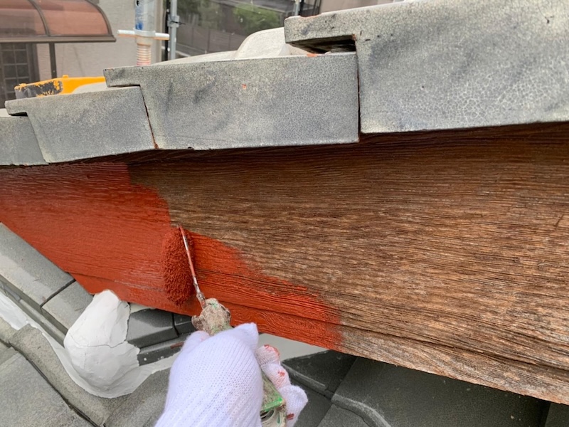 大阪府堺市南区|木部 破風板を木部用下塗り材で下塗りしました