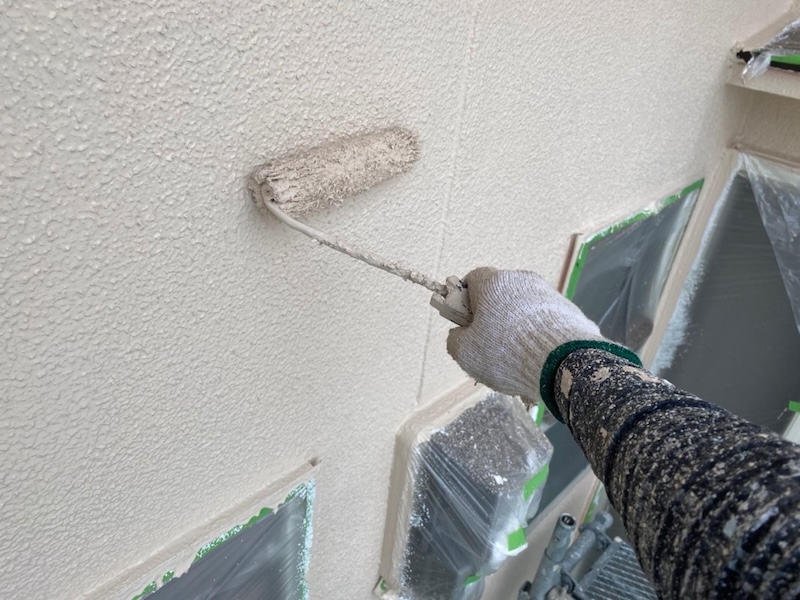 外壁塗装の「中塗り」と「上塗り」の違いとは何か?