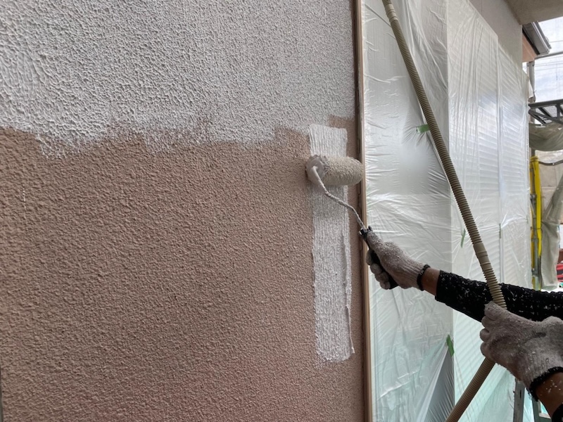 外壁塗装の「中塗り」と「上塗り」の違いとは何か?