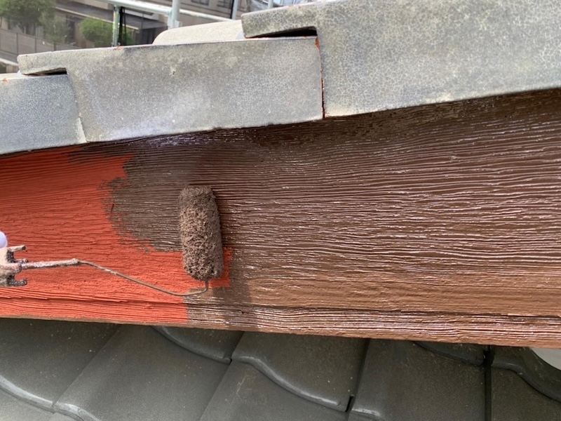 破風板と桁、垂木などの木部の仕上げ塗装をレポート|大阪府堺市南区