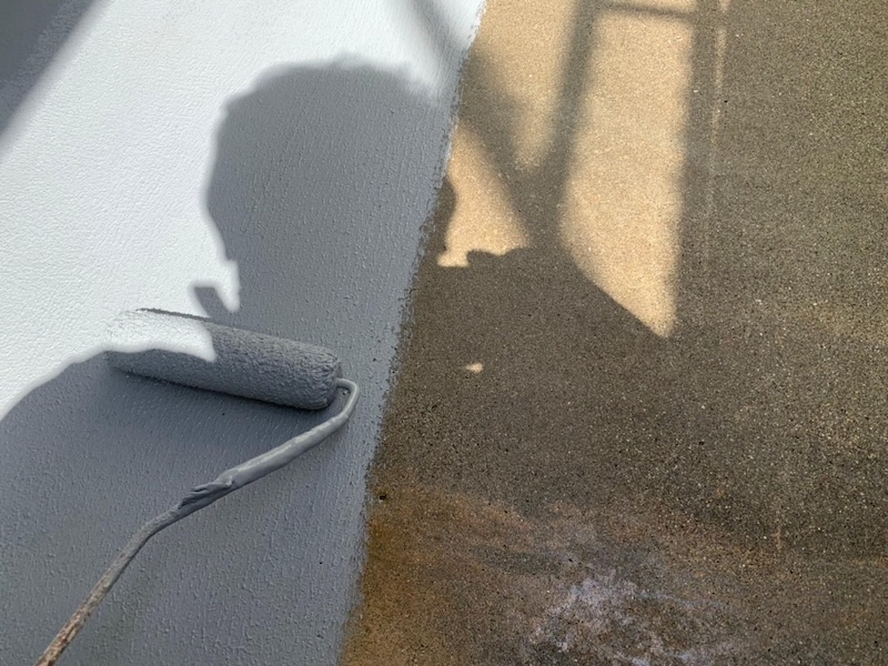 大阪府堺市南区|コンクリート床のベランダにトップコートを施しました!