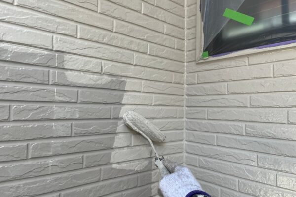 外壁塗装の「中塗り」と「上塗り」の違いとは何か？